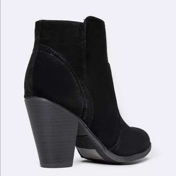 Chunky Heel Black Ankle Booties - Picture 4 of 4